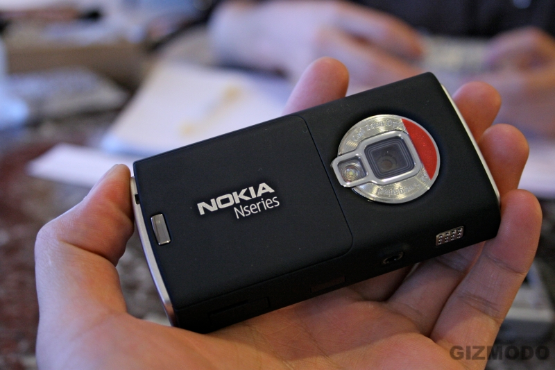 Illustration for article titled Hands On the Nokia N95i (The Black One) and the N95 US-Band Cellphone